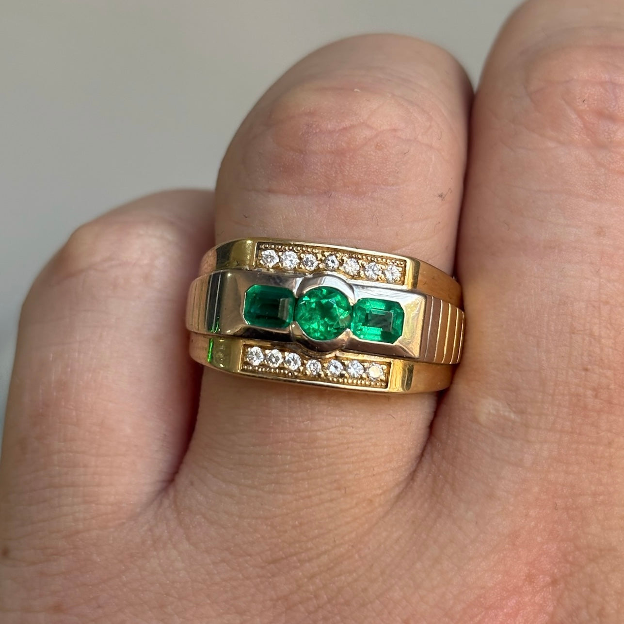 Anillo de Lujo Caballero - Esmeraldas